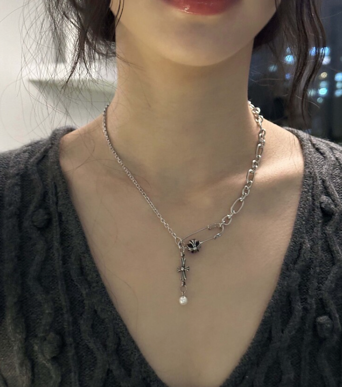 Pearl drop necklace(cross)