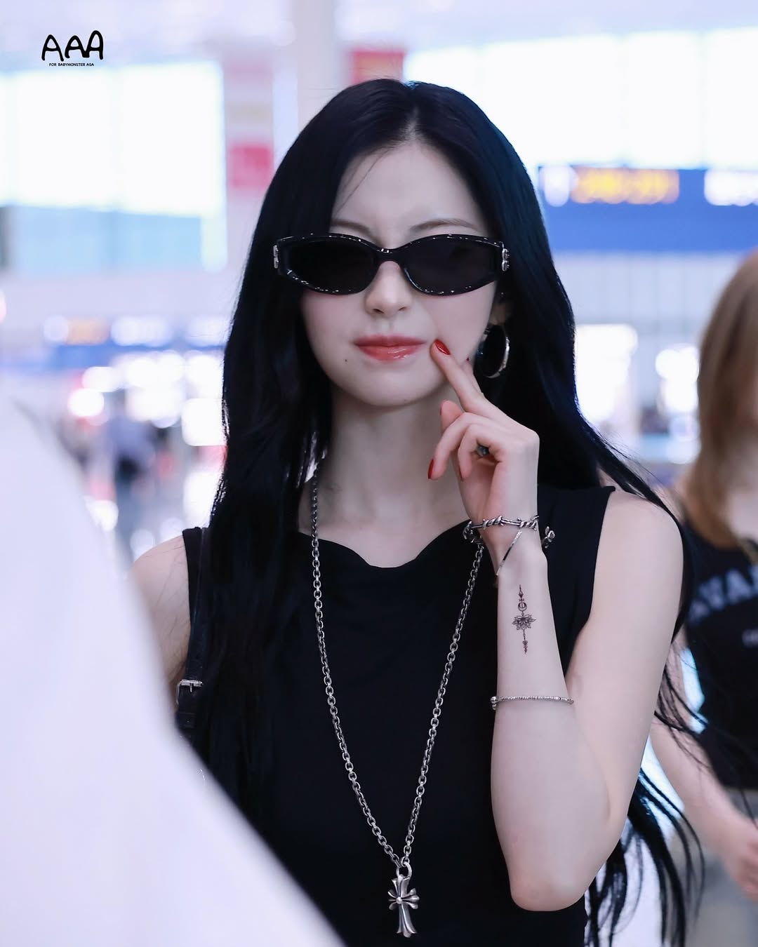 Thorn bangle bracelet