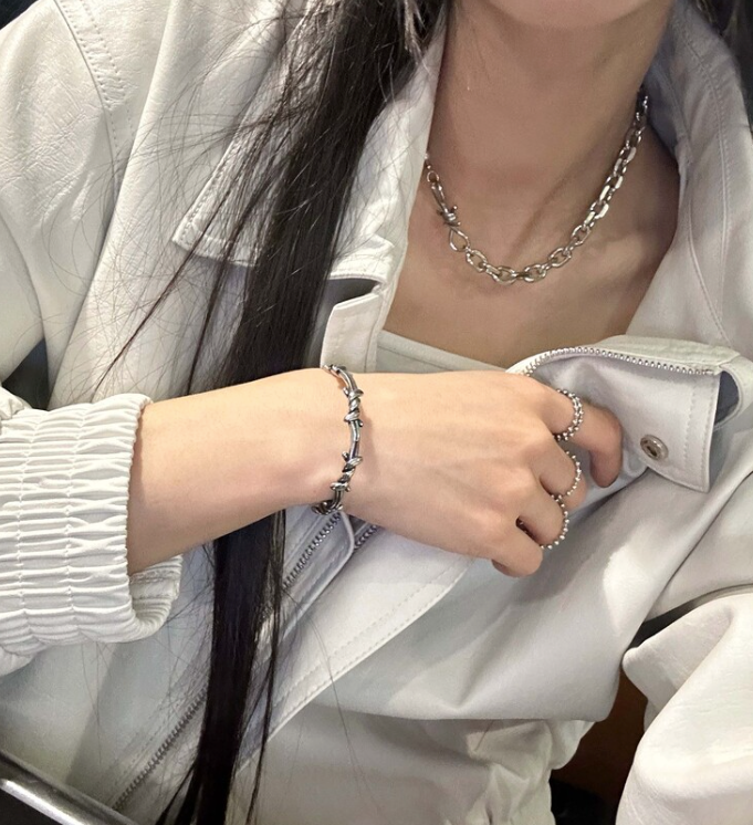 Thorn bangle bracelet