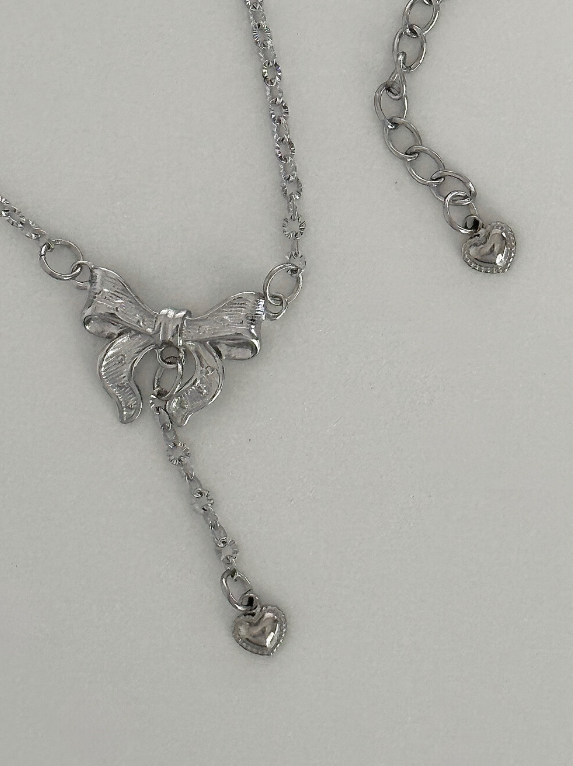 Lace ribbon necklace