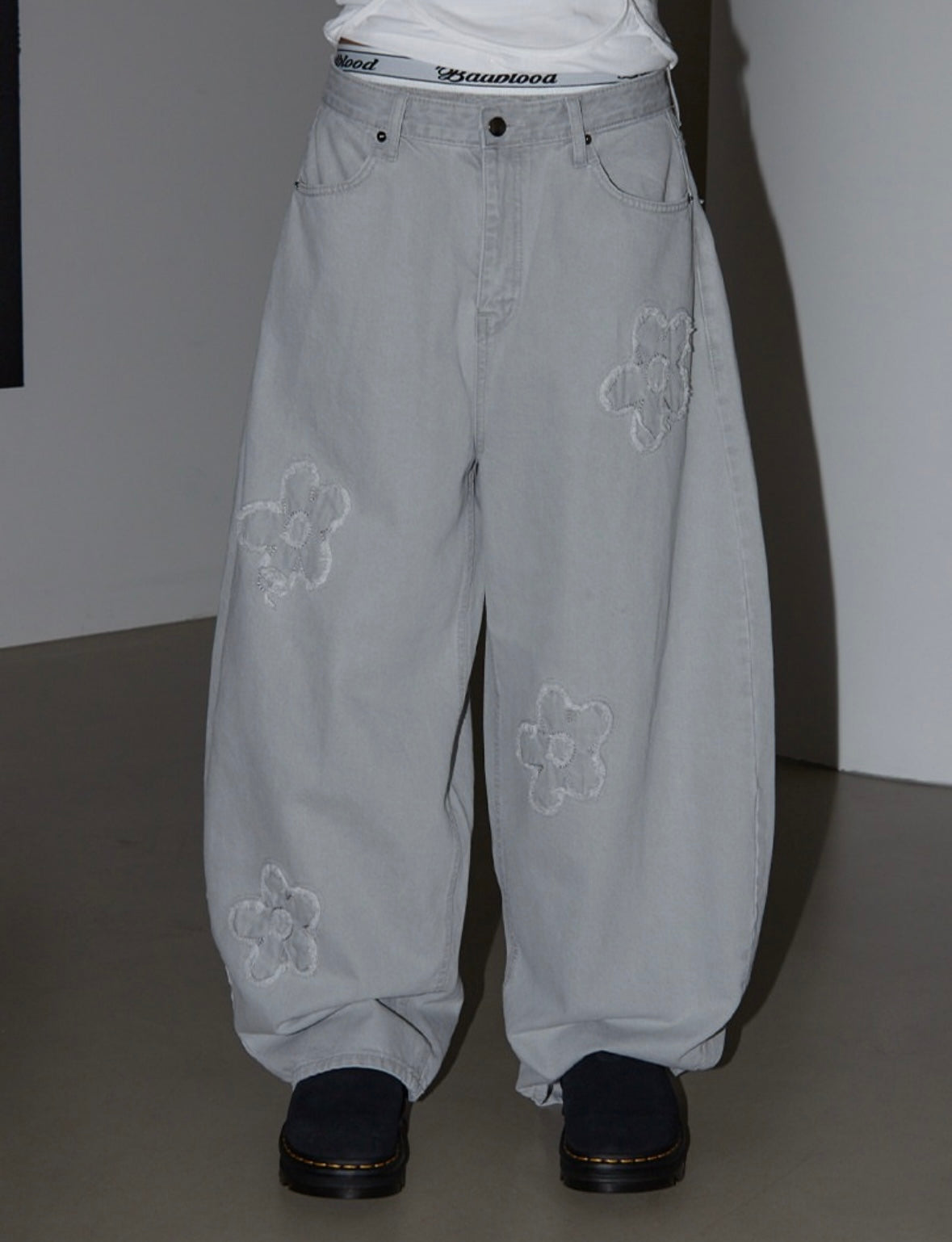 淺灰花花彎刀褲（m現貨）