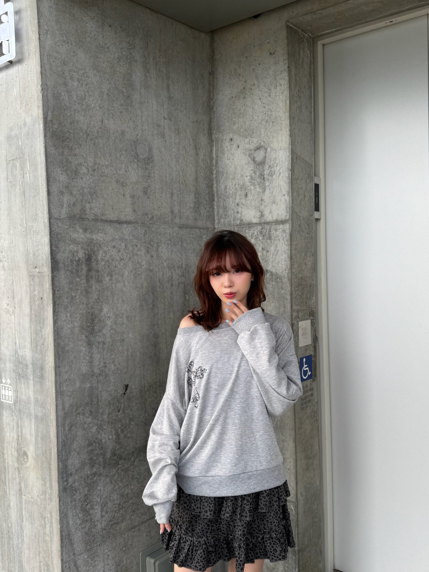 薄款斜膊十字衛衣