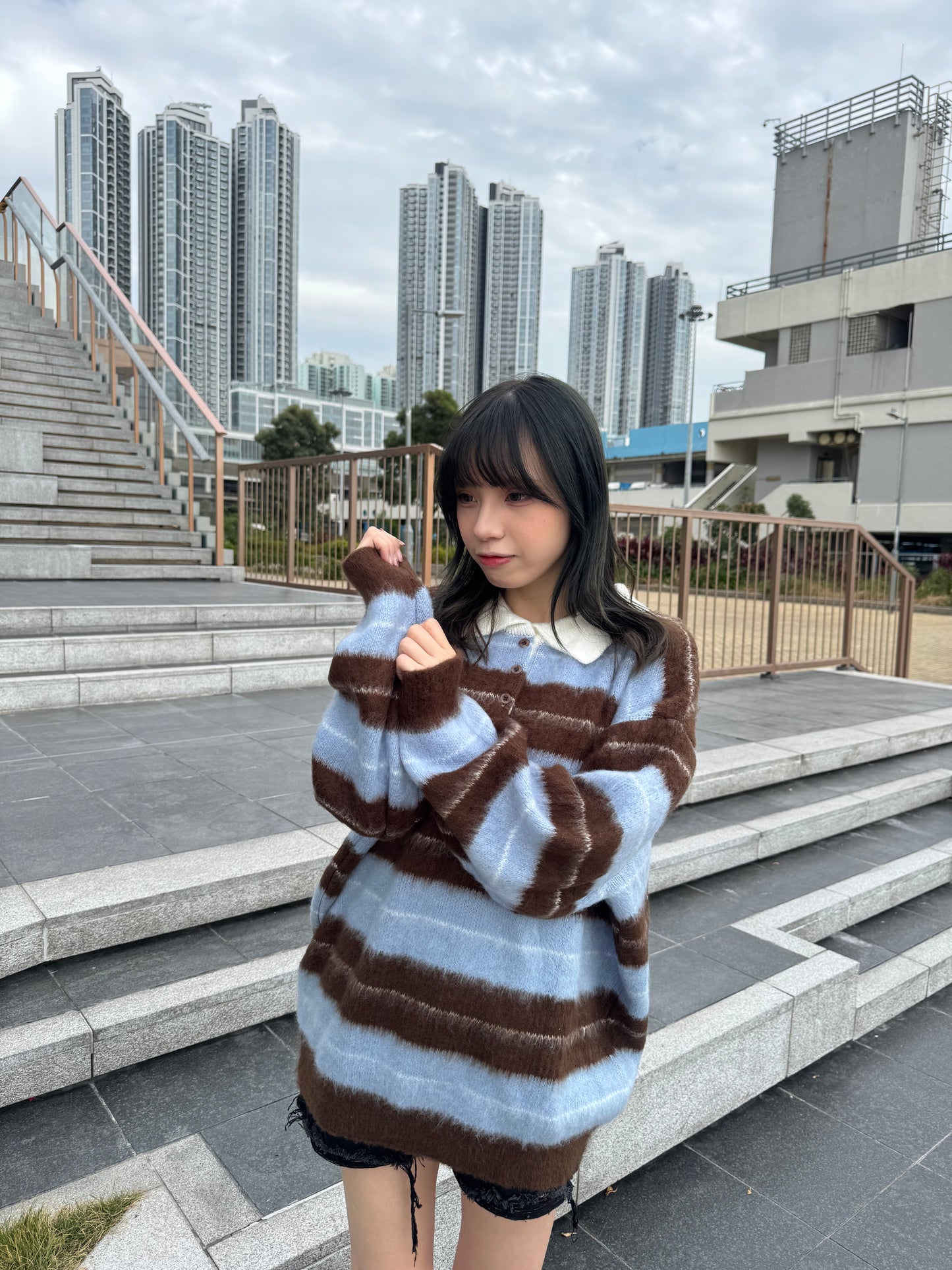 親膚拼色間條冷衫（Unisex款）