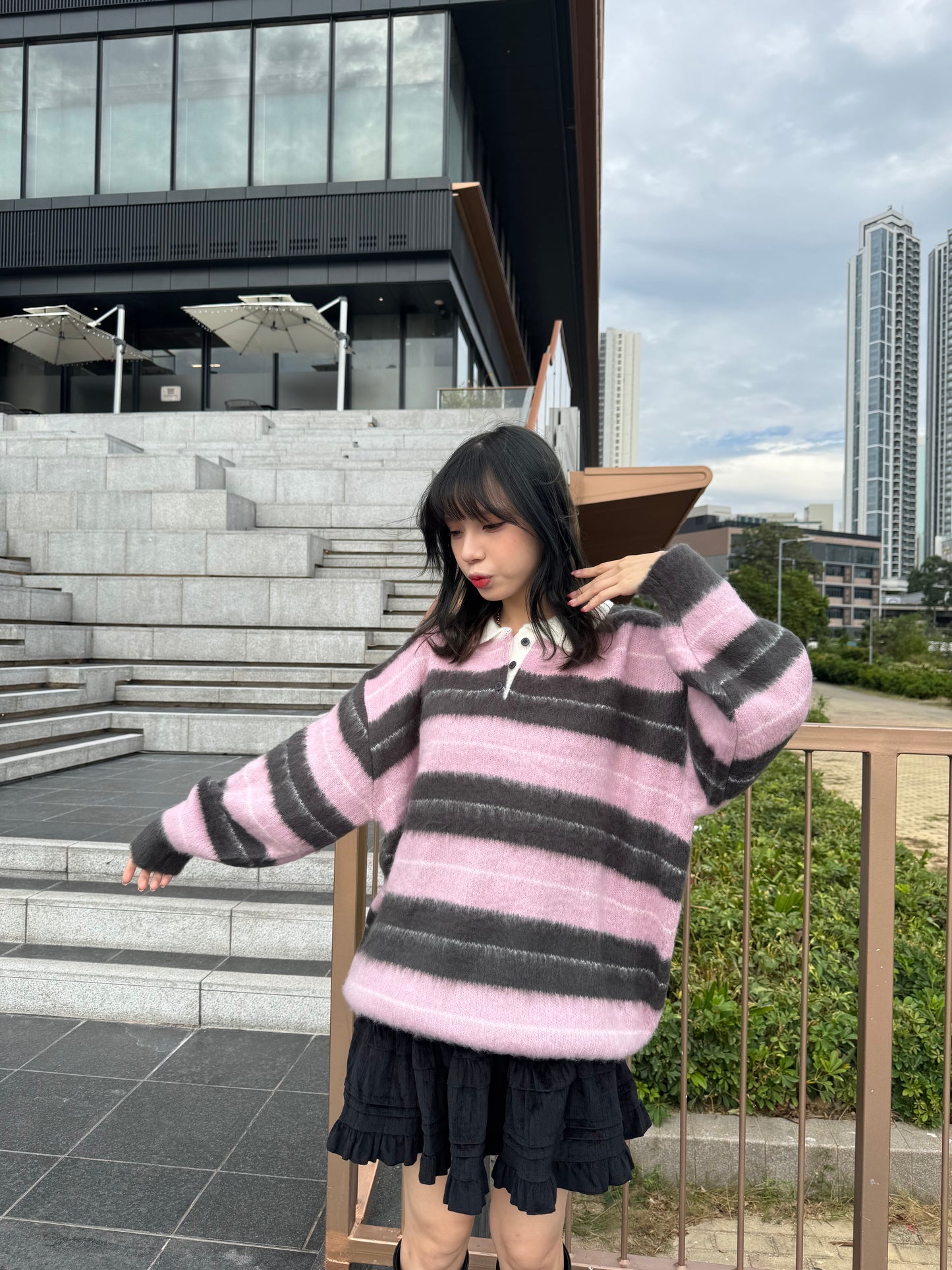 親膚拼色間條冷衫（Unisex款）