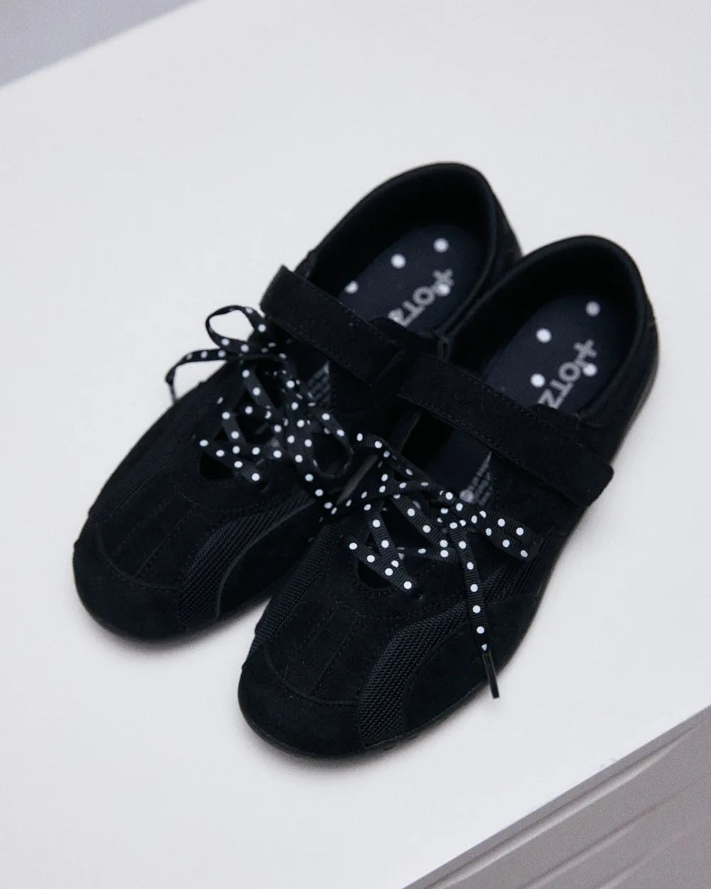 OTZ [:DOT EDITION] Romari Dot Lace-up Sneakers