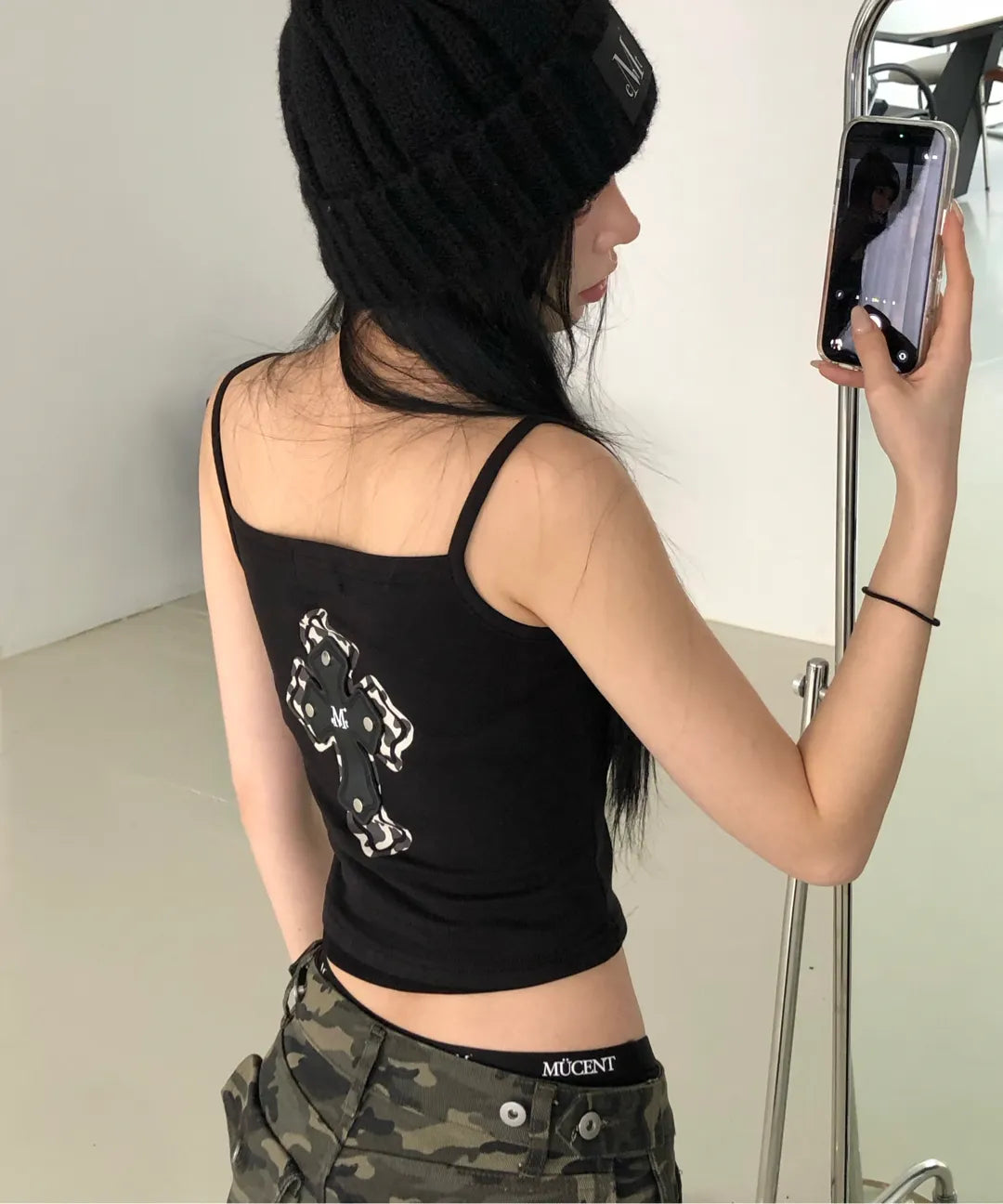 Mucent Mano back cross leather patch sleeveless nashi (2 colors)