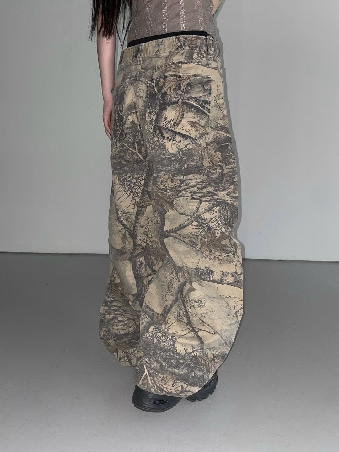 型格樹紋彎刀褲