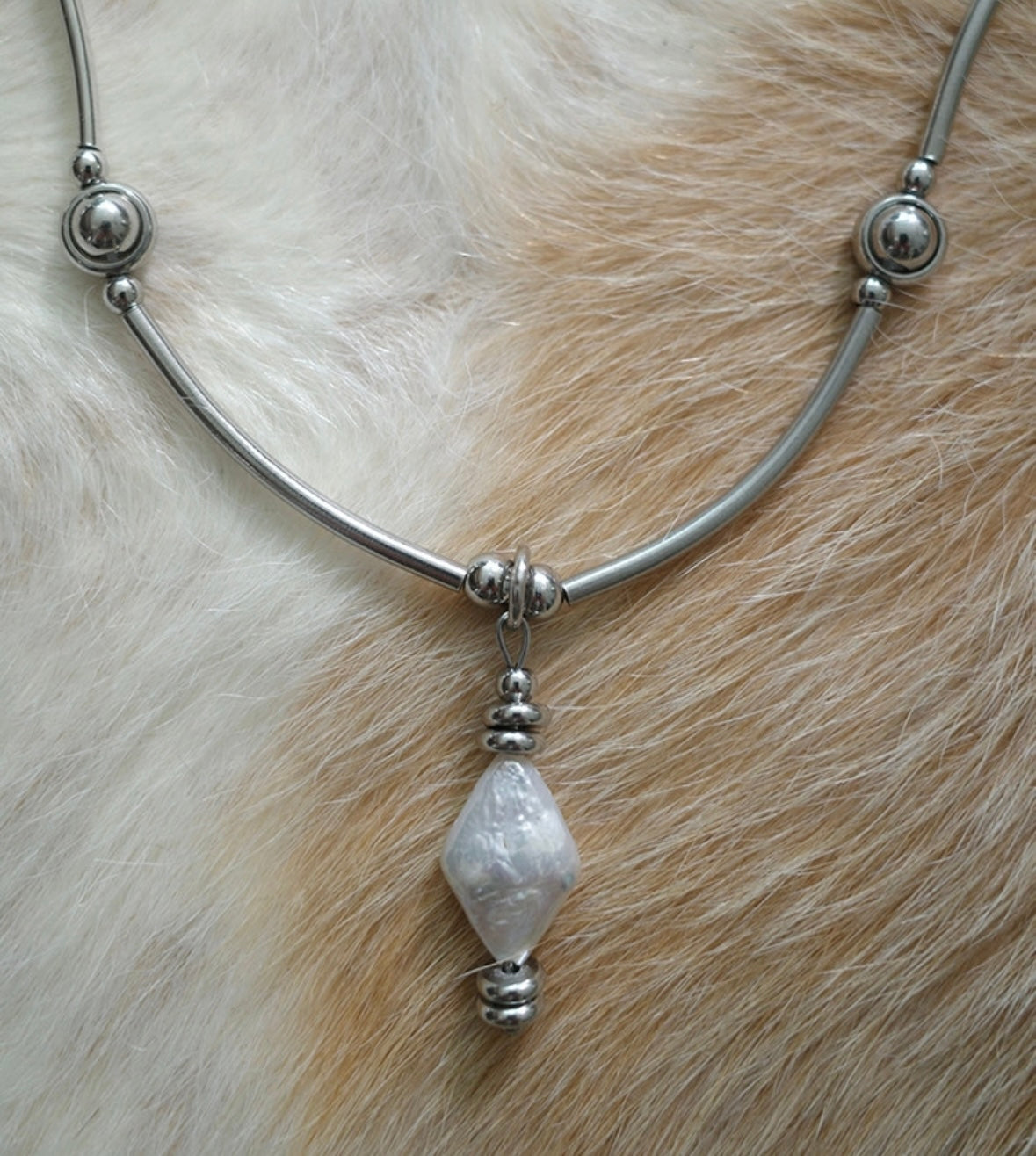 Rhombus Pearl Necklace
