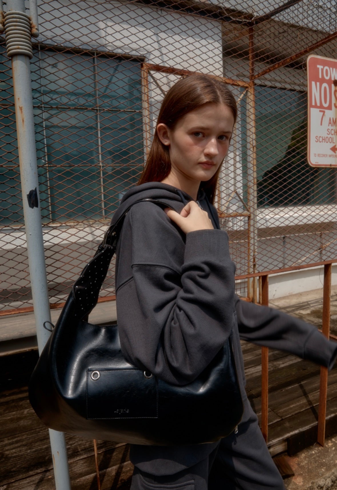 BUCKLE REVERSIBLE SHOULDER BAG（4 colors)
