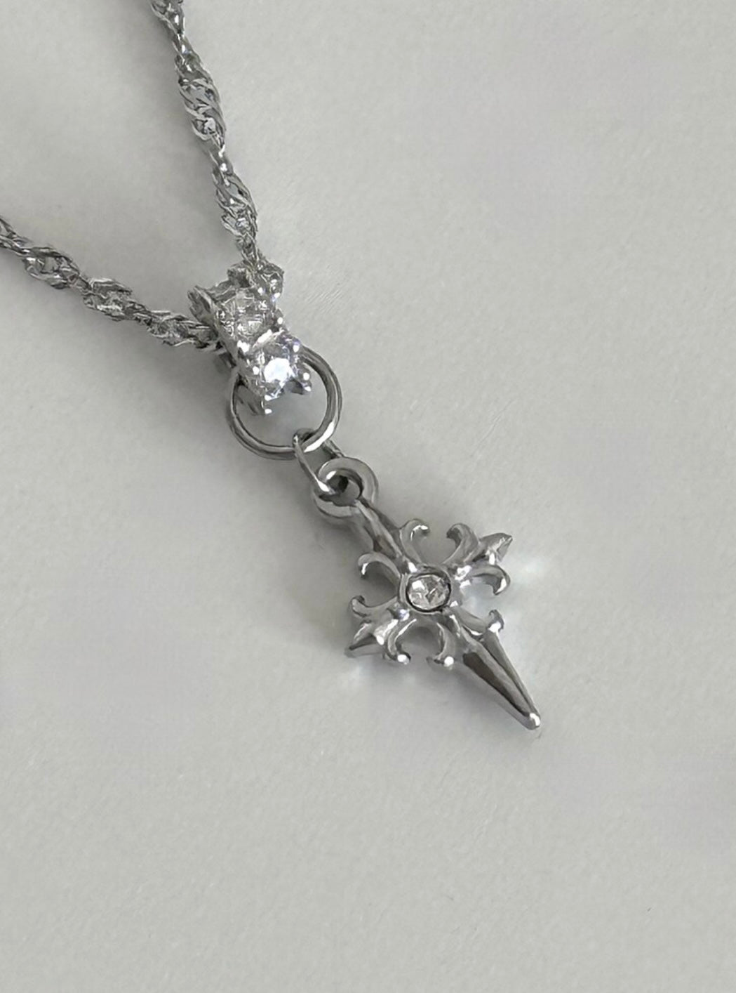 Ofuse cubic cross necklace-002