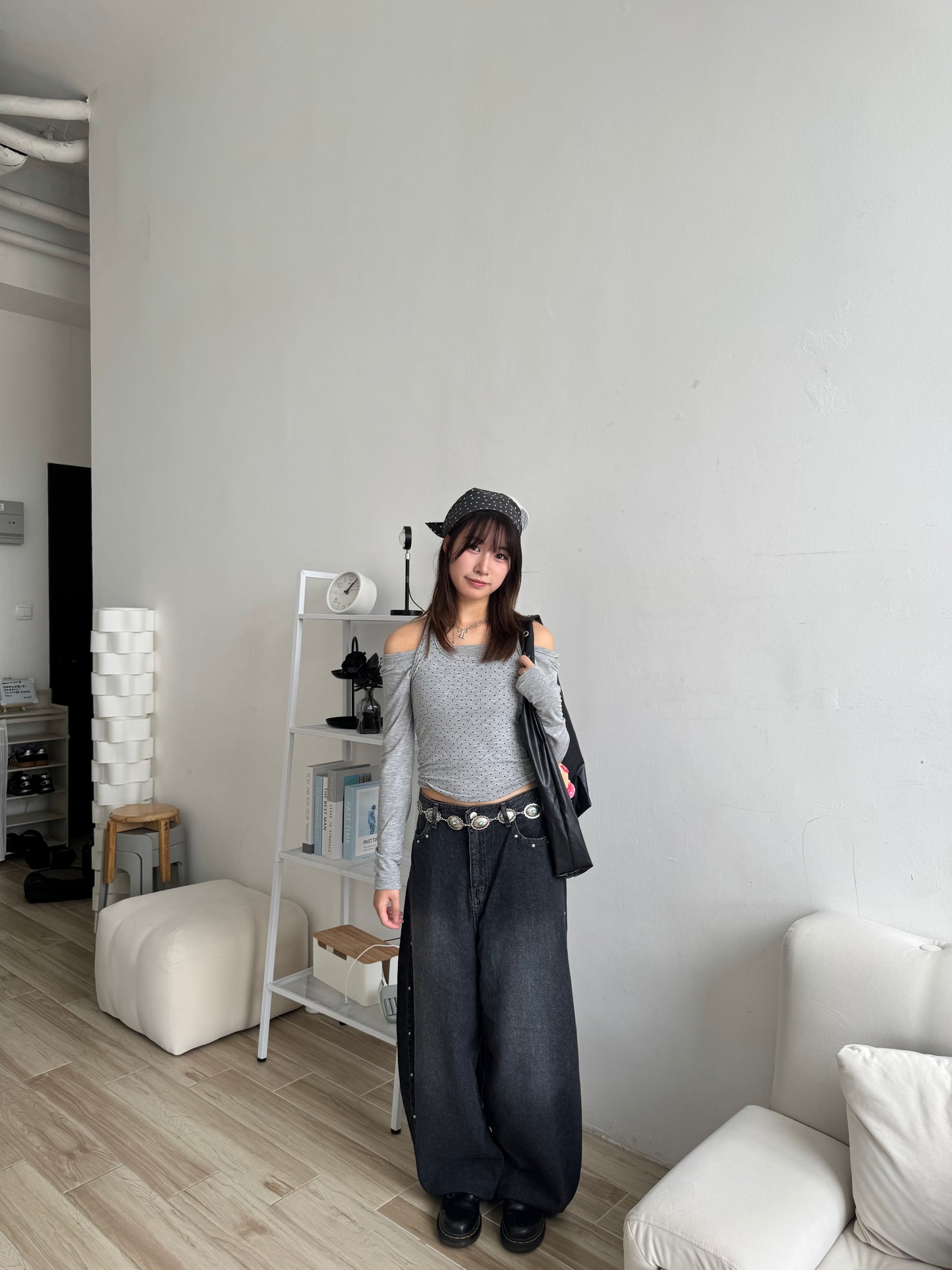 型格釘釘彎刀褲（洗水黑m現貨）