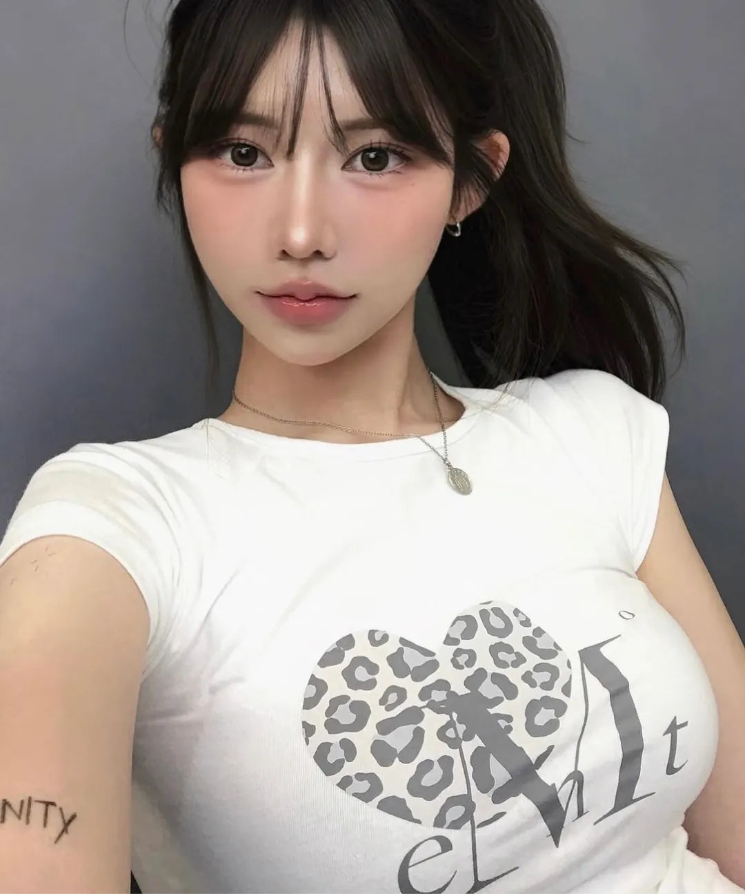 Sierra Leopard Print Heart Short Sleeve T-shirt (4 Colors)